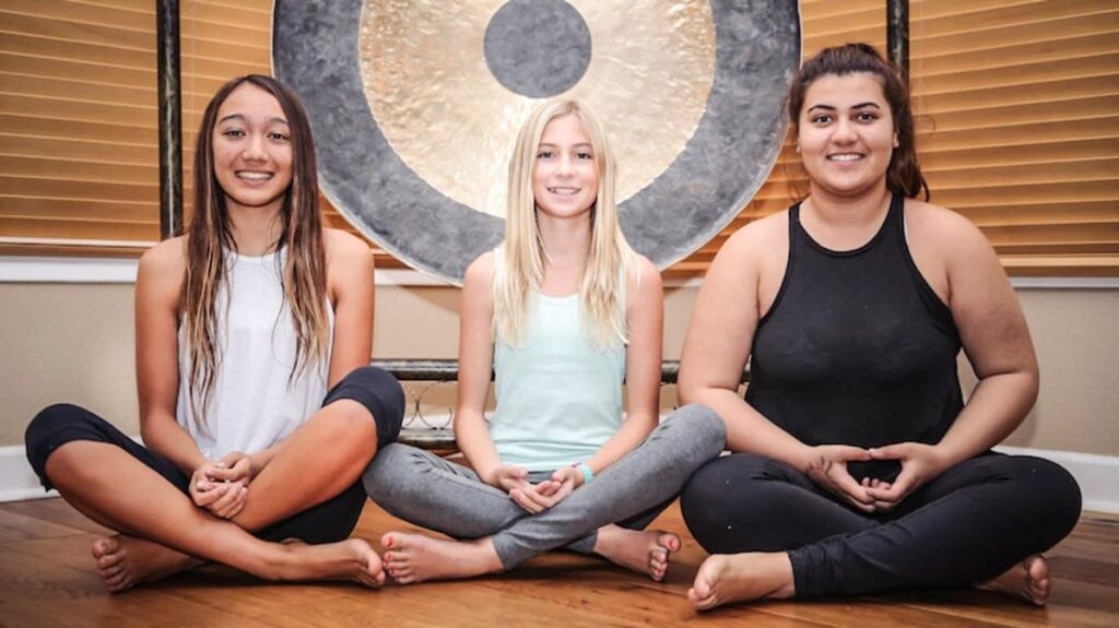 Yoga pentru adolescenti (12-18 ani)